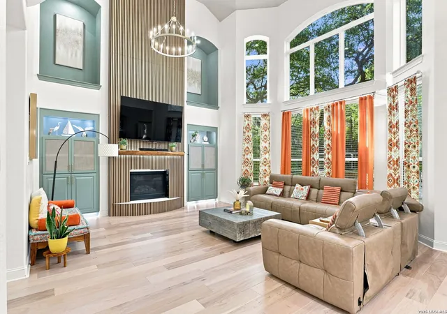 Photo 2 of Mansion for sale at 2735 Wonderview Dr, San Antonio, TX 78230 | MLS# 2014489 | Listing updated on 2026-09-05
