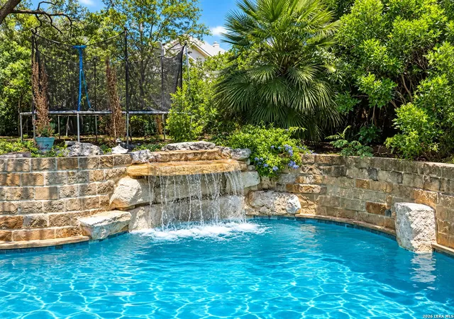 Photo 3 of Single family home for sale at 2735 Wonderview Dr, San Antonio, TX 78230 | MLS# 2014489 | Listing updated on 2026-09-28
