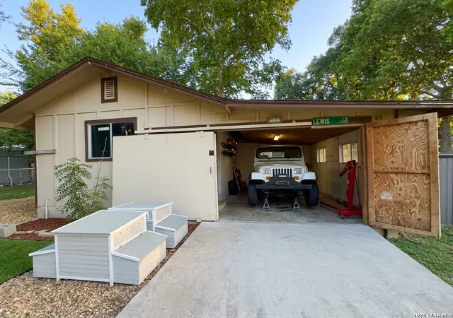 Photo 18 of Single family home for sale at 1410 Pecan Dr NW, McQueeney, TX 78123 | MLS# 2014505 | Listing updated on 2026-09-27