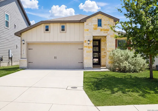 Photo 1 of Single family home for sale at 4910 Oxbow Bnd, St. Hedwig, TX 78152 | MLS# 2014516 | Listing updated on 2026-09-16