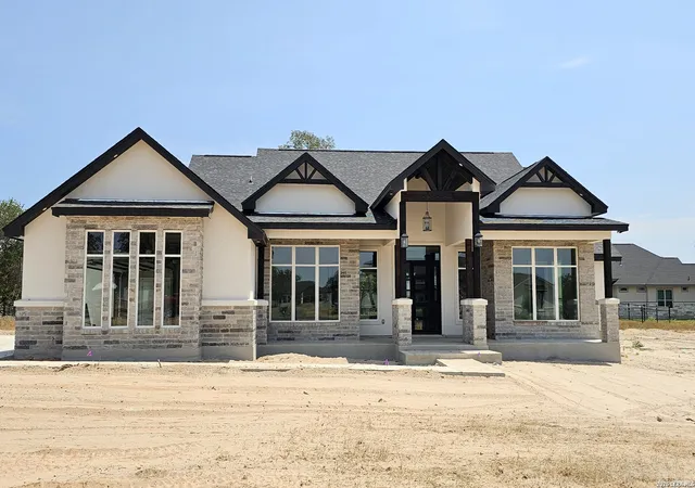 Photo 1 of Single family home for sale at 100 Pioneer Trl, Adkins, TX 78101 | MLS# 2014522 | Listing updated on 2026-09-16