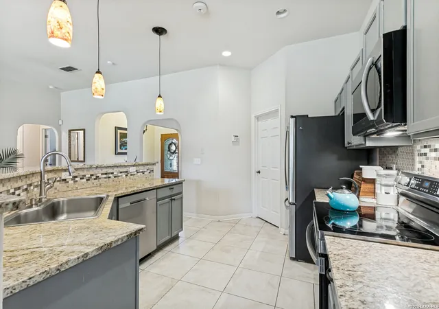 Photo 4 of Single family home for sale at 2236 Stonecrest Path, New Braunfels, TX 78130 | MLS# 2014524 | Listing updated on 2026-09-18