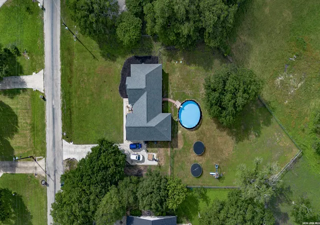 Photo 2 of Single family home for sale at 140 Oak Springs Dr, Seguin, TX 78155 | MLS# 2014540 | Listing updated on 2026-09-16