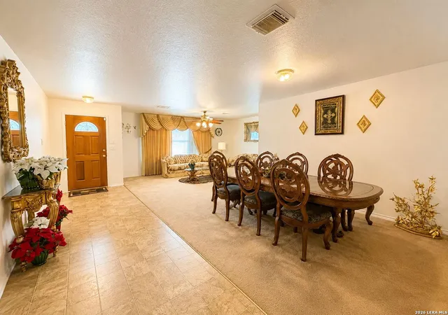 Photo 3 of Single family home for sale at 133 Springtree Pkwy, Cibolo, TX 78108 | MLS# 2014545 | Listing updated on 2026-09-16