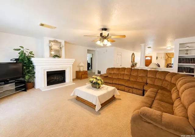 Photo 4 of Single family home for sale at 133 Springtree Pkwy, Cibolo, TX 78108 | MLS# 2014545 | Listing updated on 2026-09-16