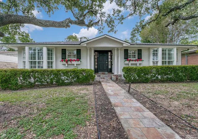 Photo 2 of Single family home for sale at 538 Oakleaf Dr, San Antonio, TX 78209 | MLS# 2014565 | Listing updated on 2026-09-21