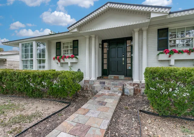 Photo 3 of Single family home for sale at 538 Oakleaf Dr, San Antonio, TX 78209 | MLS# 2014565 | Listing updated on 2026-09-21