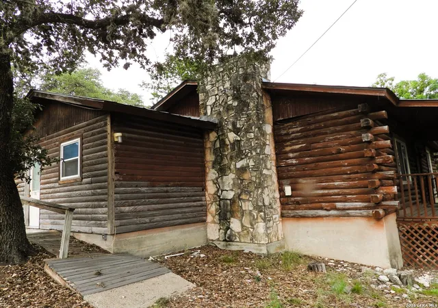 Photo 4 of Single family home for sale at 162 Water View Dr, Lakehills, TX 78063 | MLS# 2014578 | Listing updated on 2026-09-16