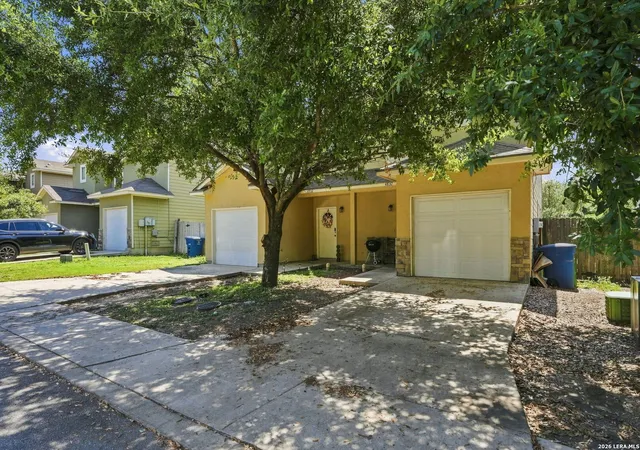 Listing Photo 4 - Condo for sale in building located at 4902 & 4832 Appleseed Ct, San Antonio, TX 78238