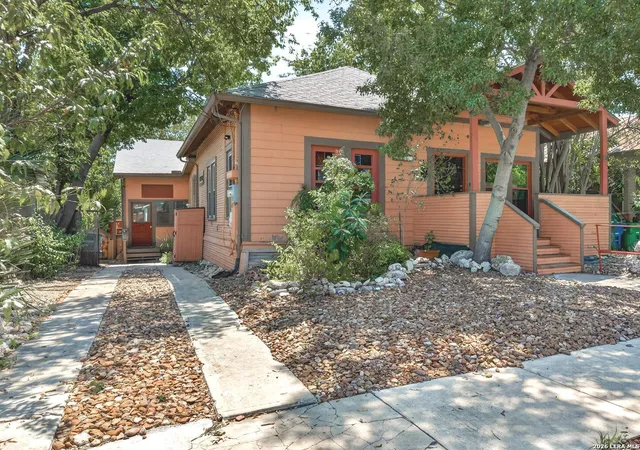 Photo 2 of Single family home for sale at 808 W French Pl, San Antonio, TX 78212 | MLS# 2014580 | Listing updated on 2026-09-27