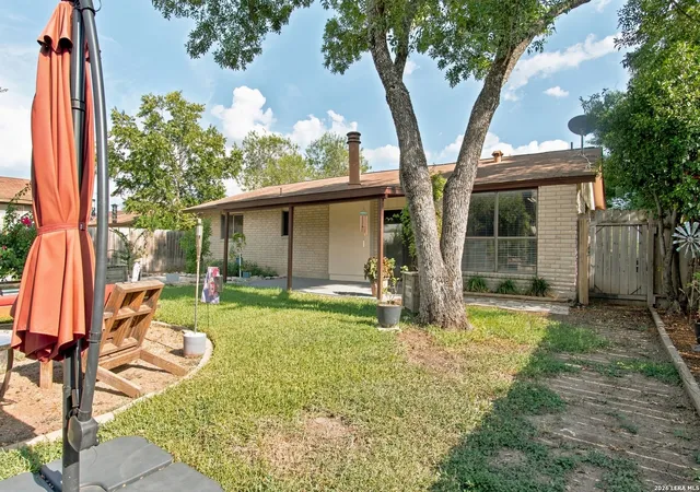 Photo 4 of Single family home for sale at 3827 Briar Holw St, San Antonio, TX 78247 | MLS# 2014591 | Listing updated on 2026-09-16