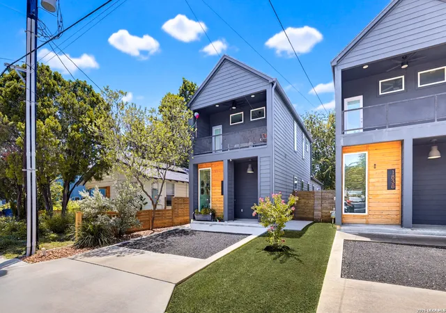 Photo 1 of Single family home for sale at 1840 E Crockett St, San Antonio, TX 78202 | MLS# 2014594 | Listing updated on 2026-09-16