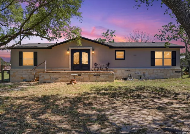 Photo 3 of Single family home for sale at 205 Creekview Dr, Floresville, TX 78114 | MLS# 2014596 | Listing updated on 2026-09-16