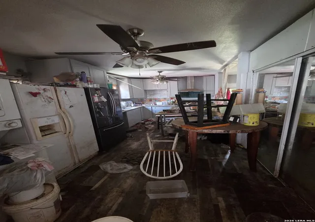 Photo 3 of Single family home for sale at 927 Bailey Ave, San Antonio, TX 78210 | MLS# 2014620 | Listing updated on 2026-09-17