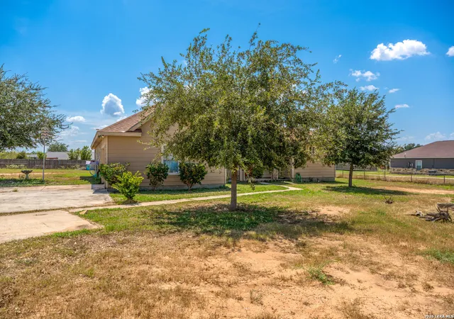 Photo 3 of Single family home for sale at 3820 Fm 3175, Lytle, TX 78052 | MLS# 2014622 | Listing updated on 2026-09-18