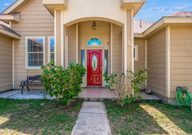 Photo 3 of Single family home for sale at 3820 Fm 3175, Lytle, TX 78052 | MLS# 2014622 | Listing updated on 2026-09-18
