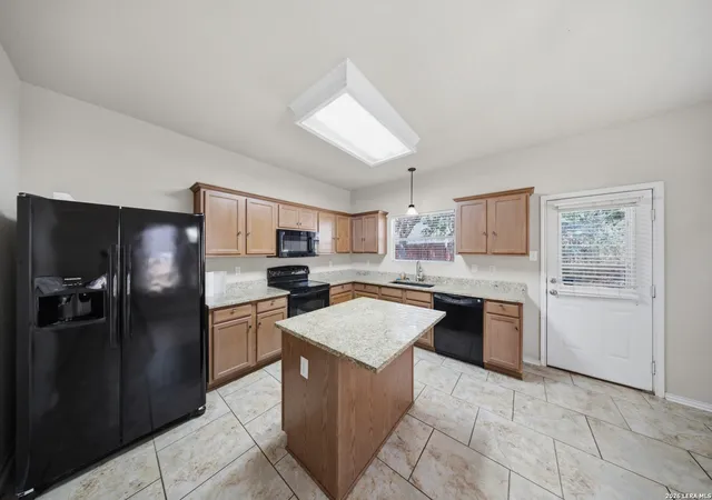 Photo 4 of Single family home for sale at 11235 Clusius Fld, Helotes, TX 78023 | MLS# 2014669 | Listing updated on 2026-09-17