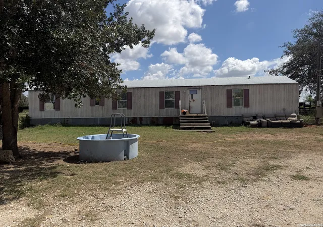 Photo 1 of Single family home for sale at 138 Terrace Hl, Floresville, TX 78114 | MLS# 2014693 | Listing updated on 2026-09-23