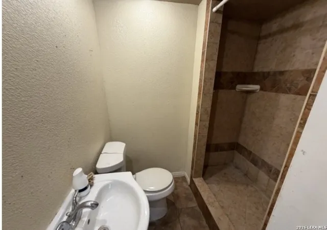 Photo 8 of Single family home for sale at 214 W Emerson Ave, San Antonio, TX 78226 | MLS# 2014696 | Listing updated on 2026-09-17
