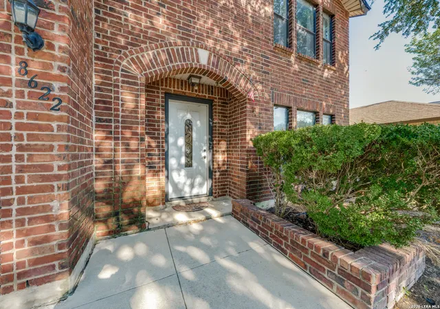 Photo 3 of Single family home for sale at 8622 Park Olympia, Universal City, TX 78148 | MLS# 2014702 | Listing updated on 2026-09-19
