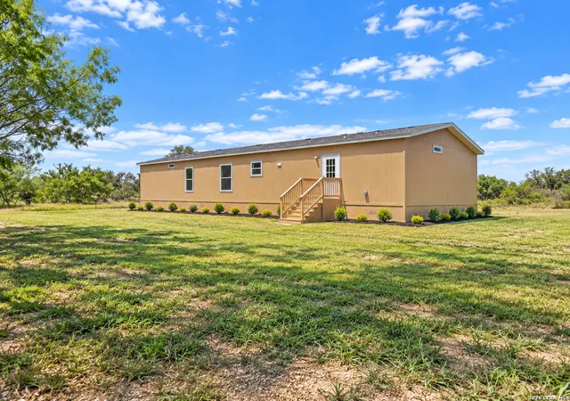 Photo 4 of Single family home for sale at 3041 Fm 1333, Poteet, TX 78065 | MLS# 2014703 | Listing updated on 2026-10-03