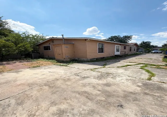 Photo 3 of Single family home for sale at 406 S San Gabriel Ave, San Antonio, TX 78237 | MLS# 2014733 | Listing updated on 2026-09-07