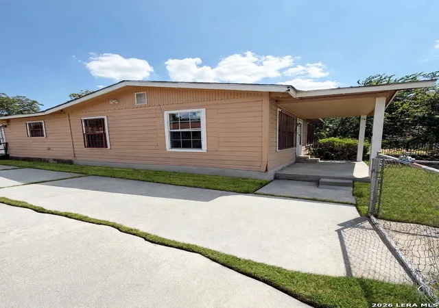 Photo 4 of Single family home for sale at 406 S San Gabriel Ave, San Antonio, TX 78237 | MLS# 2014733 | Listing updated on 2026-09-07