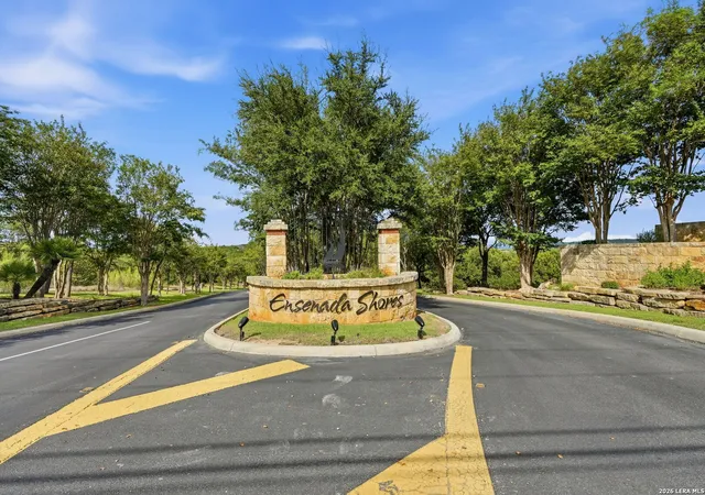 Photo 2 of Single family home for sale at 422 Cielo Vis, Canyon Lake, TX 78133 | MLS# 2014772 | Listing updated on 2026-09-10