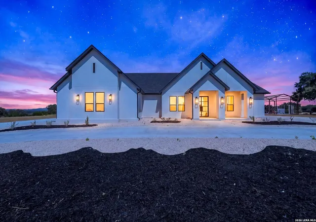 Photo 2 of Single family home for sale at 344 Martingale Trl, Bandera, TX 78003 | MLS# 2014808 | Listing updated on 2026-10-06
