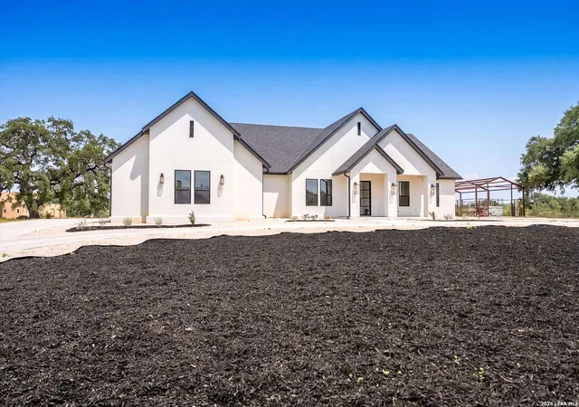 Photo 3 of Single family home for sale at 344 Martingale Trl, Bandera, TX 78003 | MLS# 2014808 | Listing updated on 2026-10-06