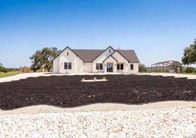 Photo 3 of Single family home for sale at 344 Martingale Trl, Bandera, TX 78003 | MLS# 2014808 | Listing updated on 2026-10-06