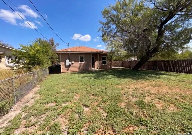 Photo 4 of Single family home for sale at 102 Bowdoin St, San Antonio, TX 78237 | MLS# 2014855 | Listing updated on 2026-09-18