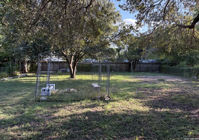 Photo 2 of Sale Pending at 310 Northvalley Dr, San Antonio, TX 78216 | MLS# 2014869 | Listing updated on 2026-10-07
