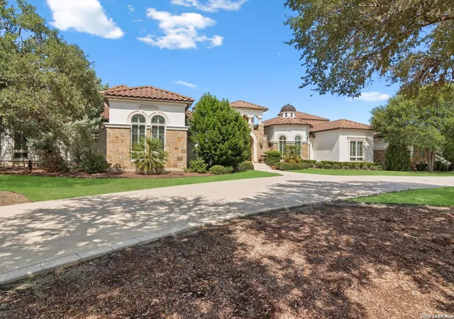 Photo 3 of Single family home for sale at 202 Wellesley Loop, Shavano Park, TX 78231 | MLS# 2014902 | Listing updated on 2026-09-19