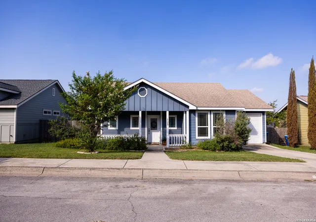 Single family home for sale at 129 Jasper Ln, Kerrville, TX 78028 | MLS# 2014926