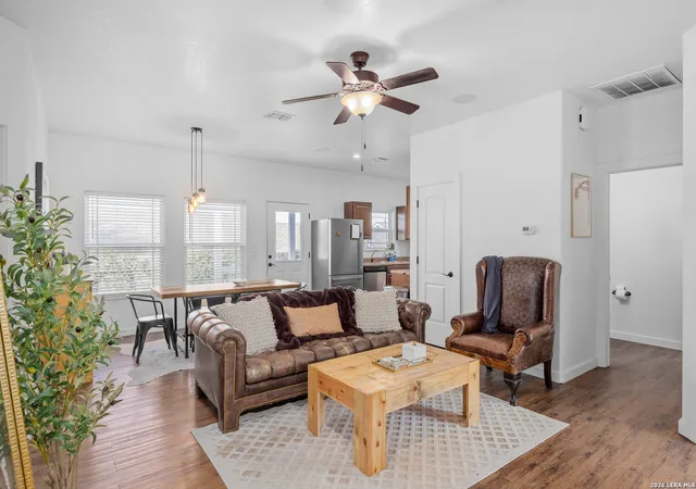 Photo 3 of Single family home for sale at 129 Jasper Ln, Kerrville, TX 78028 | MLS# 2014926 | Listing updated on 2026-09-19