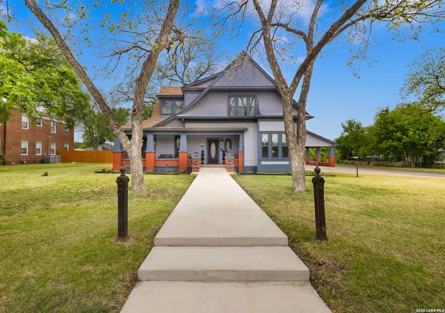 Photo 1 of Single family home for sale at 1102 S College St, Brady, TX 76825 | MLS# 2014933 | Listing updated on 2026-09-16