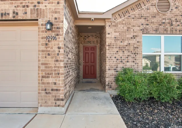 Photo 4 of Single family home for sale at 19916 Doc Holiday Dr, Lytle, TX 78052 | MLS# 2014945 | Listing updated on 2026-09-19