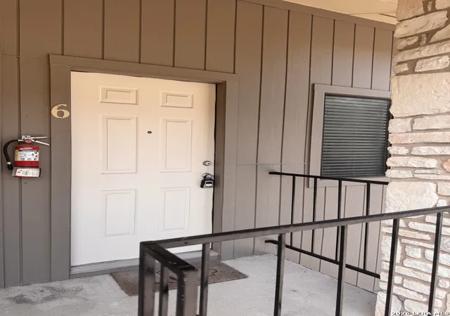 Photo 2 of Condo for sale at 1256 Cougar Dr #6, Canyon Lake, TX 78133 | MLS# 2014967 | Listing updated on 2026-09-08