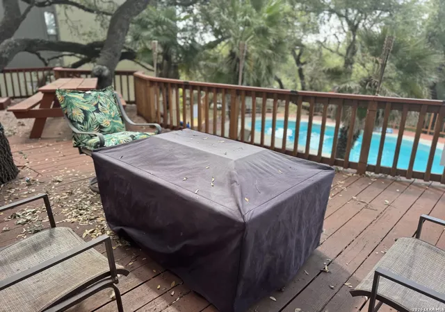 Listing Photo 2 - Condo for sale in building located at 1256 Cougar Dr, Canyon Lake, TX 78133 - Unit #6