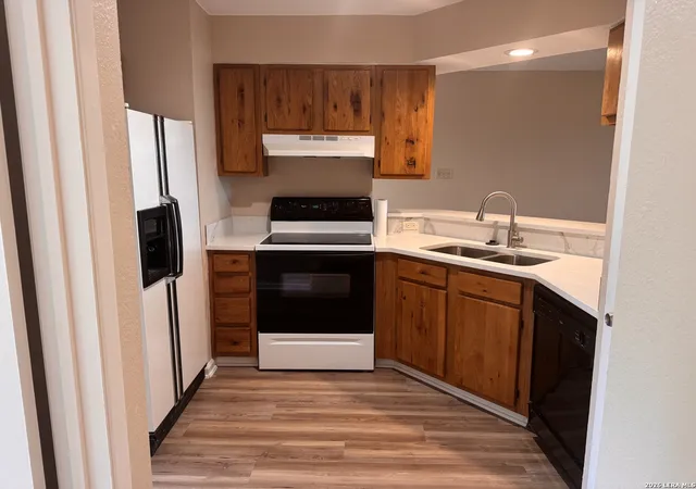 Photo 4 of Condo for sale at 1256 Cougar Dr #6, Canyon Lake, TX 78133 | MLS# 2014967 | Listing updated on 2026-09-08