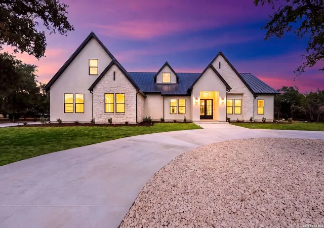 Photo 2 of Single family home for sale at 31422 Stephanie Way, Boerne, TX 78015 | MLS# 2014984 | Listing updated on 2026-09-16