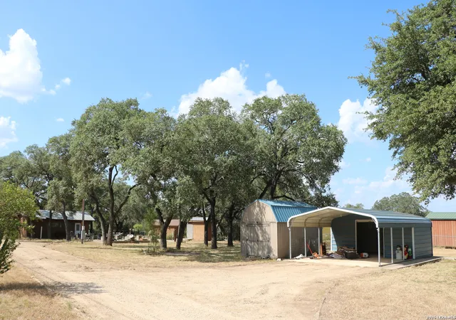 Photo 3 of Single family home for sale at 316 Oak Lawn Dr, Bandera, TX 78003 | MLS# 2014992 | Listing updated on 2026-09-29