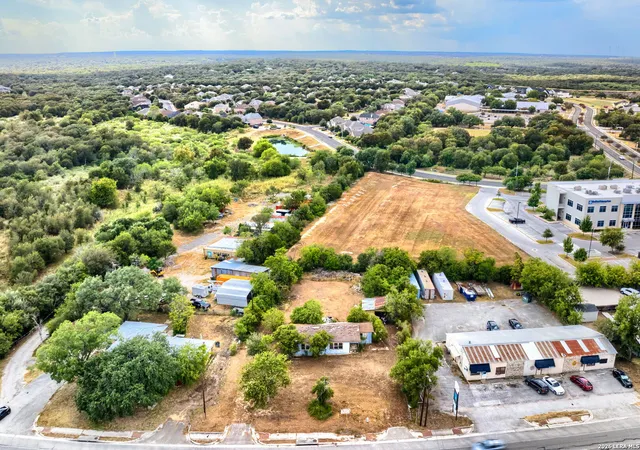 Photo 2 of Single family home for sale at 2212 Hunter Rd, San Marcos, TX 78666 | MLS# 2015007 | Listing updated on 2026-09-19