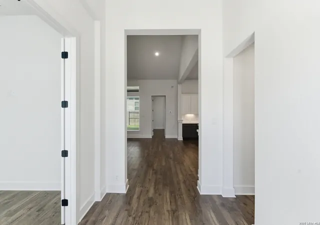 Photo 3 of Single family home for sale at 8525 Benclare, San Antonio, TX 78266 | MLS# 2015025 | Listing updated on 2026-09-19