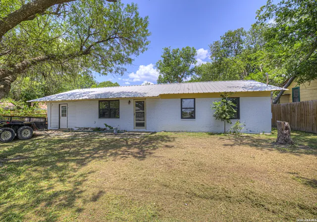 Photo 1 of Single family home for sale at 440 Rusch Ln, New Braunfels, TX 78130 | MLS# 2015034 | Listing updated on 2026-09-19