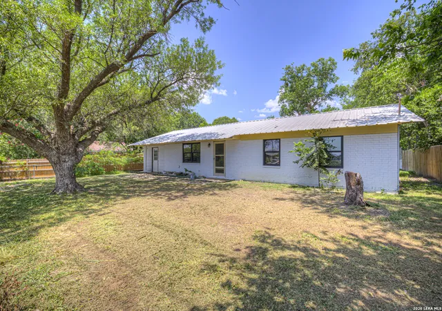 Photo 2 of Single family home for sale at 440 Rusch Ln, New Braunfels, TX 78130 | MLS# 2015034 | Listing updated on 2026-09-19