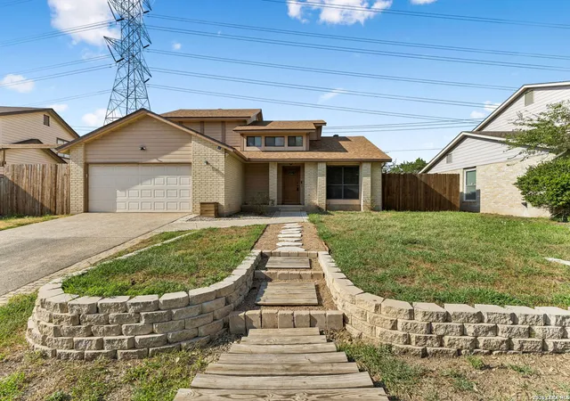 Photo 3 of Single family home for sale at 2127 Oak Bnd, San Antonio, TX 78259 | MLS# 2015041 | Listing updated on 2026-09-10