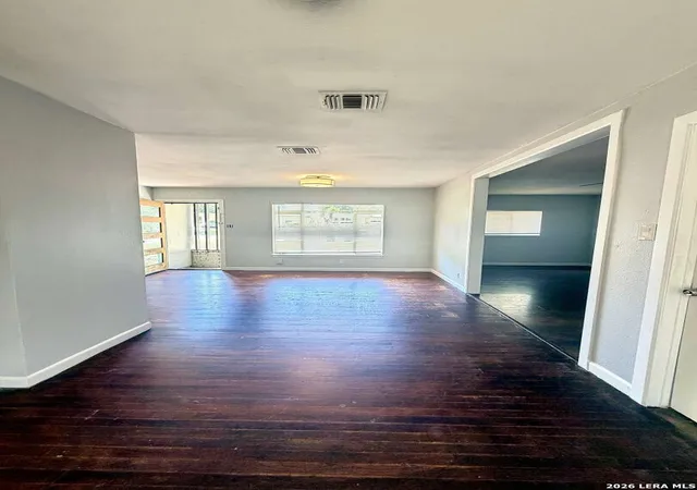 Photo 4 of Single family home for sale at 127 Cyril Dr, San Antonio, TX 78218 | MLS# 2015042 | Listing updated on 2026-09-09