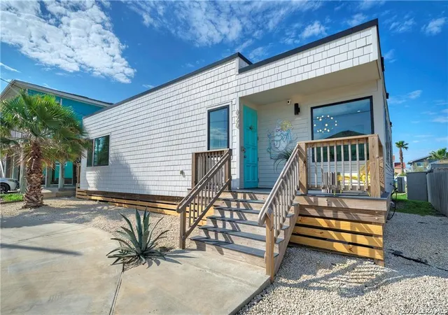 Photo 1 of Single family home for sale at 626 La Juana Ct, Port Aransas, TX 78373 | MLS# 2015044 | Listing updated on 2026-09-08
